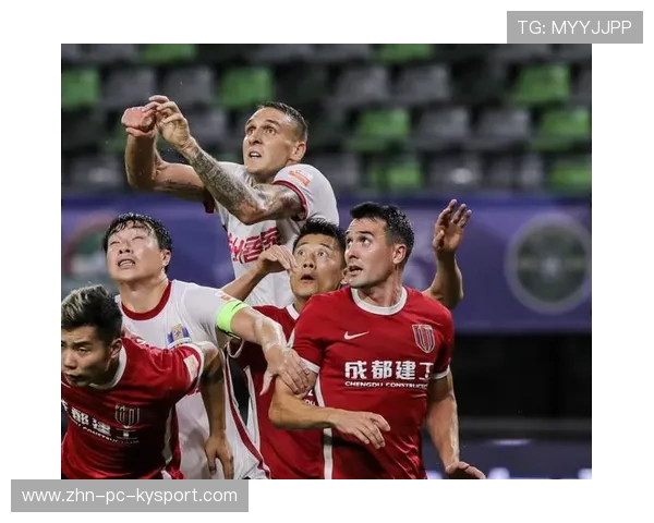 成都蓉城边线穿插撕裂对方布局